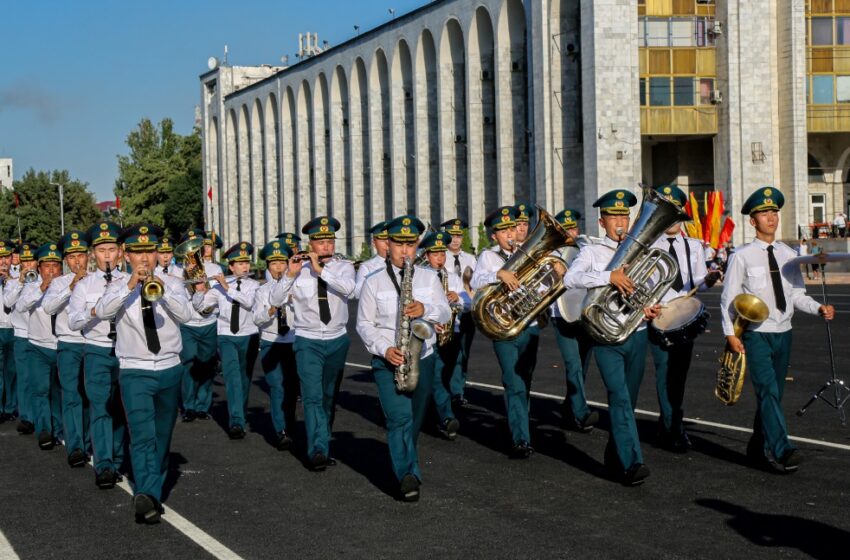 Бишкекте Улуттук гвардиянын 30 жылдыгы белгиленди