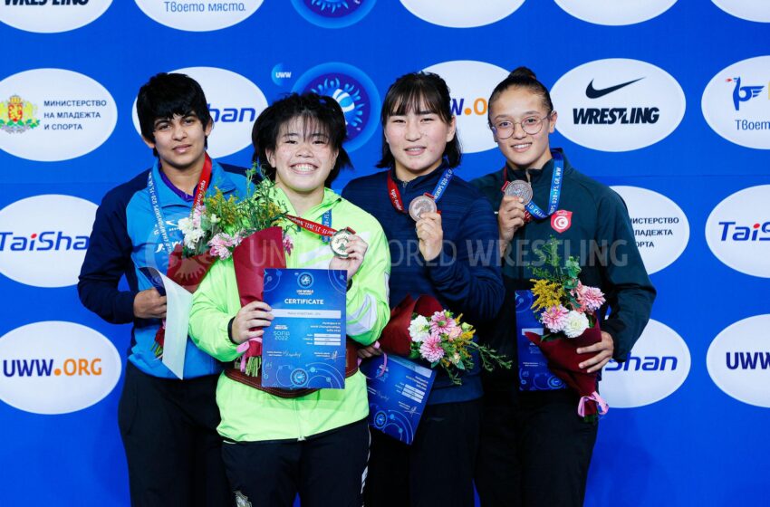  Кыргыз балбандары жаштар арасындагы дүйнө чемпионатында алты медаль жеңди