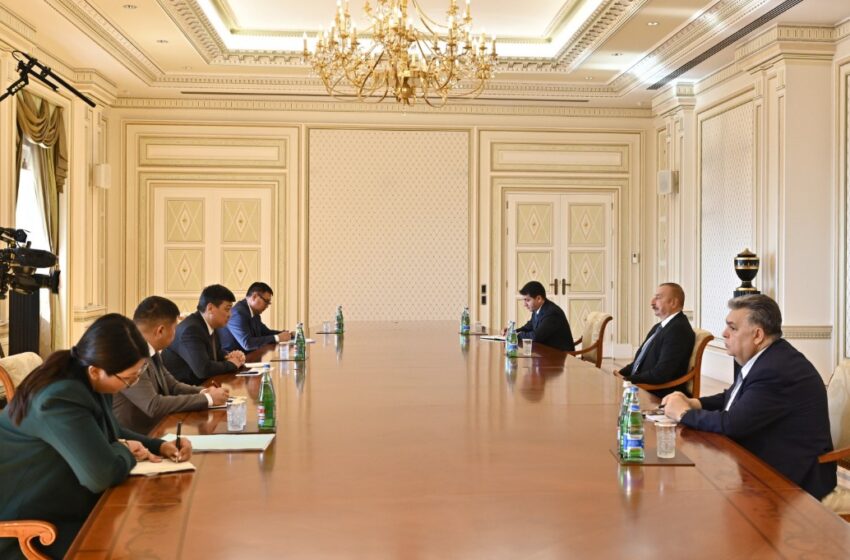  Бакыт Торобаев пригласил президента Азербайджана посетить с госвизитом Кыргызстан