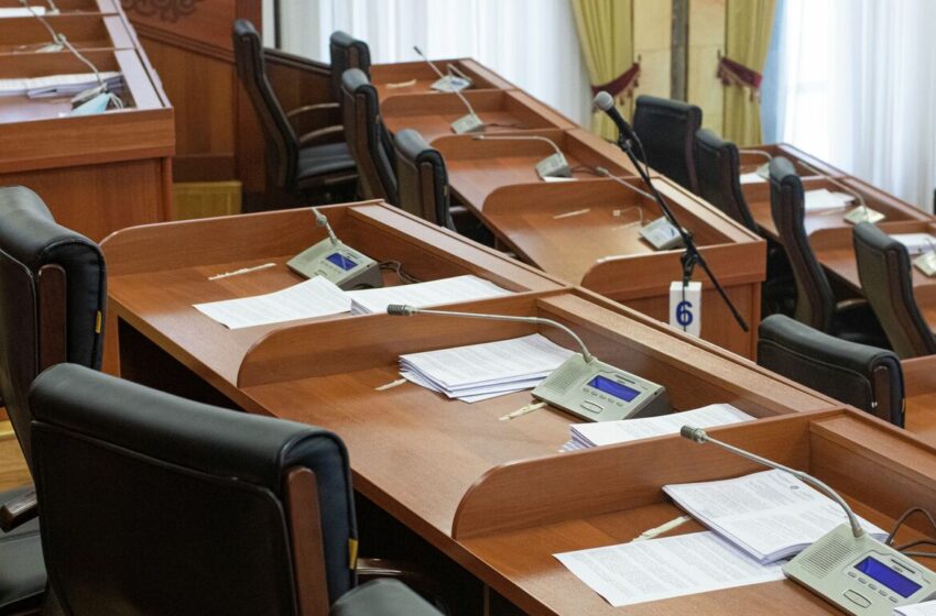  Талант Мамытов созывает внеочередное заседание Жогорку Кенеша