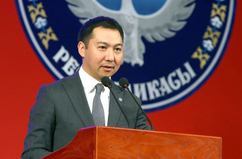  Маданият министри кыргызстандыктарды “Комуз күнү” менен куттуктады