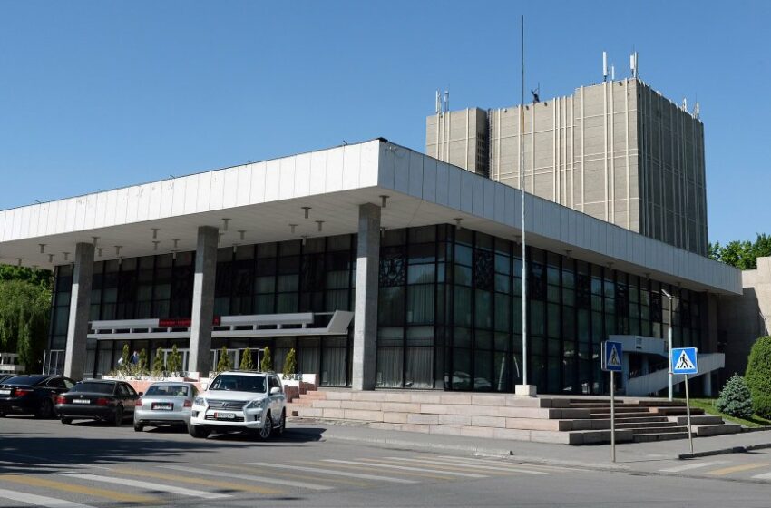  Кыргыздрамтеатр открывает 96-й театральный сезон. Репертуар на сентябрь