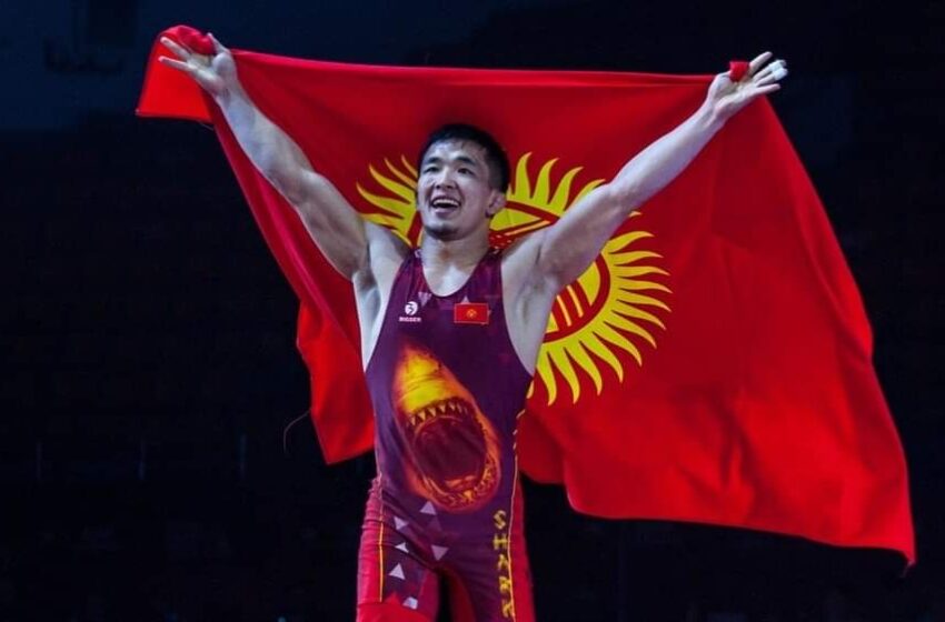  Жоламан Шаршенбеков стал чемпионом мира по борьбе