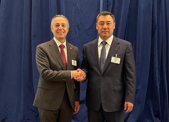  Кыргызстан менен Швейцариянын президенттери кыргыз-тажик чек арасындагы кырдаалды талкуулашты