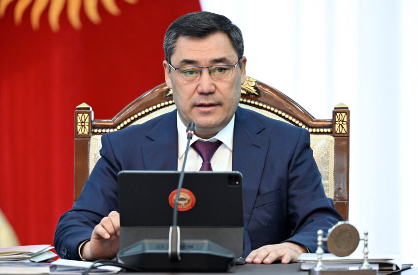  Президент кыргыз тилинен аксап жаткан министрликтерди сынга алды