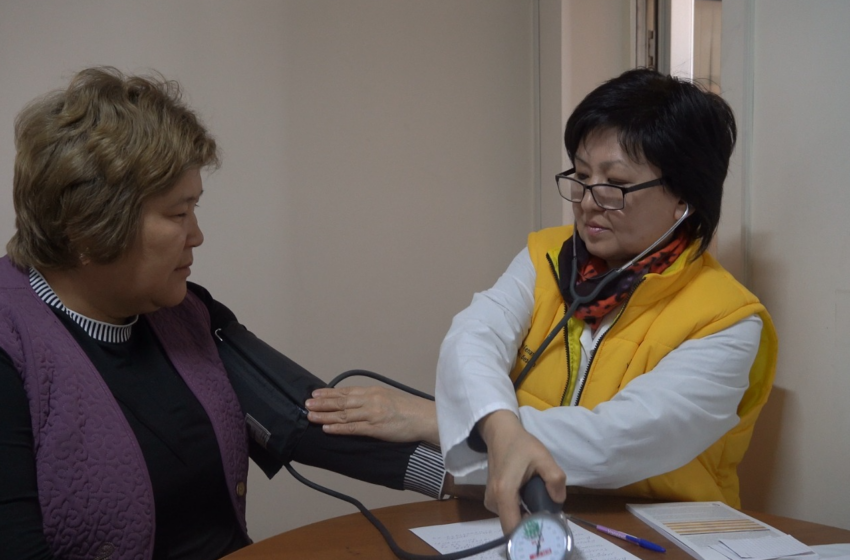  Бишкек шаарында профилактикалык эмдөөлөр менен камтууну жогорулатуу максатында мобилдүү клиникалар уюштурулду