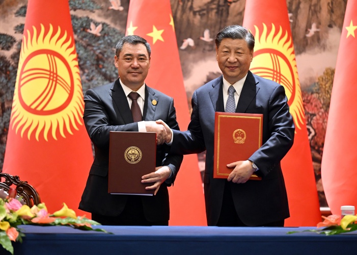  Кыргызстан менен Кытай 1 миллиард доллардан ашык суммадагы келишимдерди түзүштү