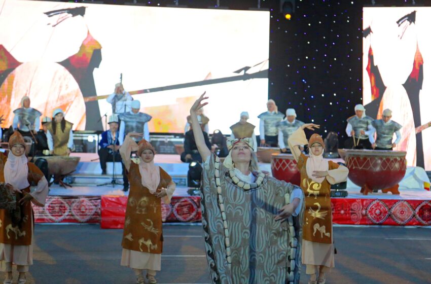  В Оше торжественно начался VII Международный фестиваль эпосов народов мира