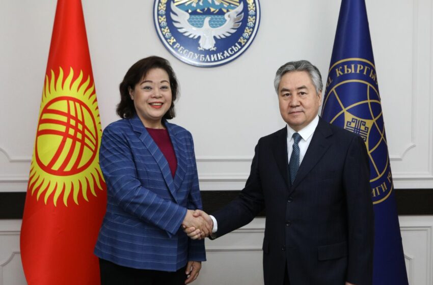  Глава МИД КР и Посол КНР в КР обсудили госвизит Президента Садыра Жапарова в Китай