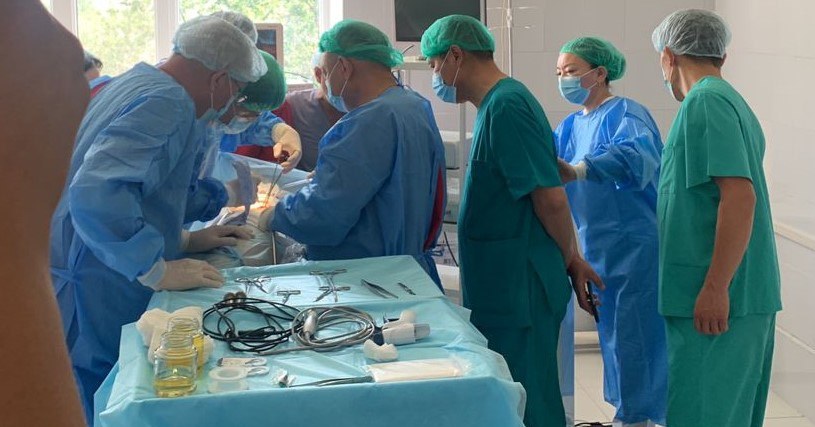 Кыргызстанда биринчи жолу өпкөнүн лобэктомиясы боюнча минималдуу инвазивдүү операция жасалды 
