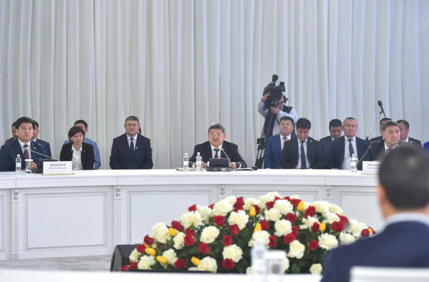  Акылбек Жапаров на кыргызско-казахском межрегиональном форуме: Подписаны соглашения на более $60 млн