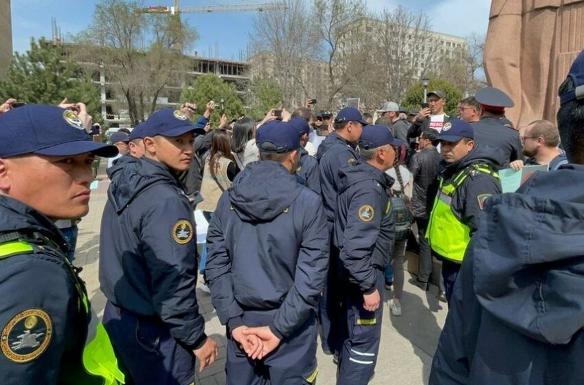  Бишкекте митинг өткөрүү жерлерине чектөө узартылды