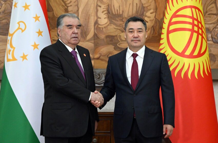 Президент Садыр Жапаров встретился с Президентом Таджикистана Эмомали Рахмоном