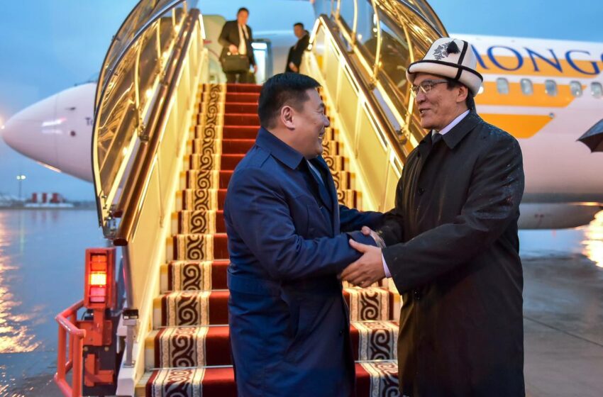  Премьер-министр Монголии Лувсаннамсрайн Оюун-Эрдэнэ прибыл в Кыргызскую Республику с рабочим визитом