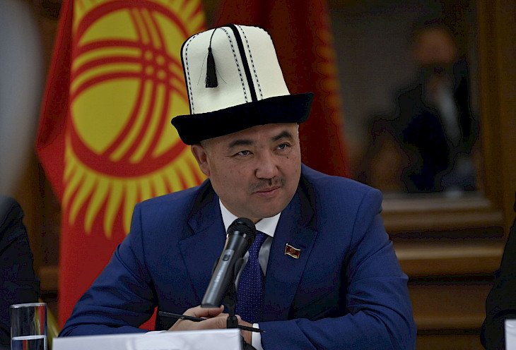  Торага Жогорку Кенеша Нурланбек Шакиев поздравляет кыргызстанцев с праздником Орозо айт