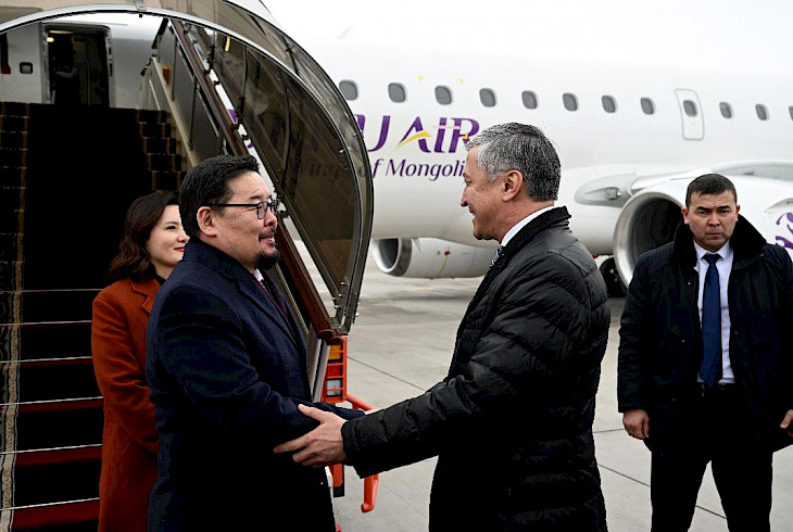  В Кыргызстан прибыл председатель парламента Монголии Гомбожавын Занданшатар