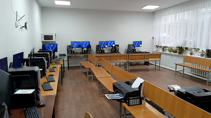  Кыргызстанда 34 кесиптик лицей жана колледж компьютерлер менен камсыз болот