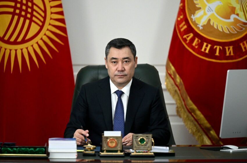 Садыр Жапаров поздравил кыргызстанцев с Днем Конституции КР