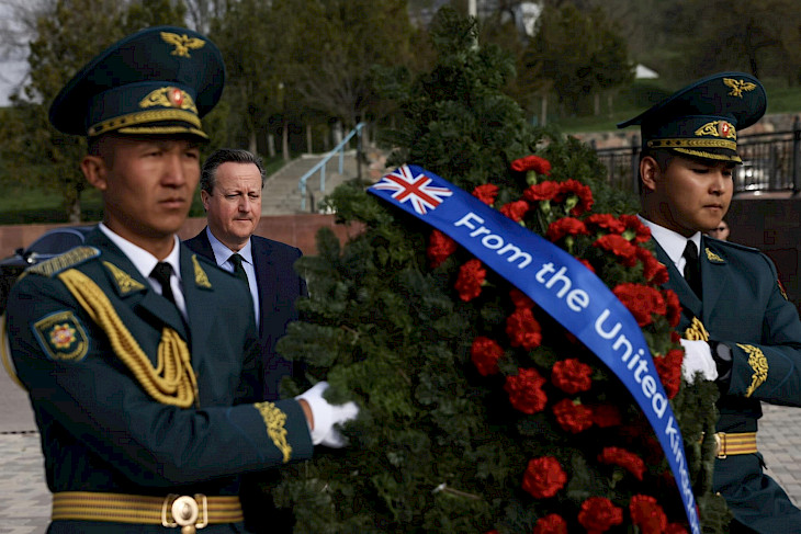  Глава МИД Великобритании возложил цветы на мемориале «Уркун»