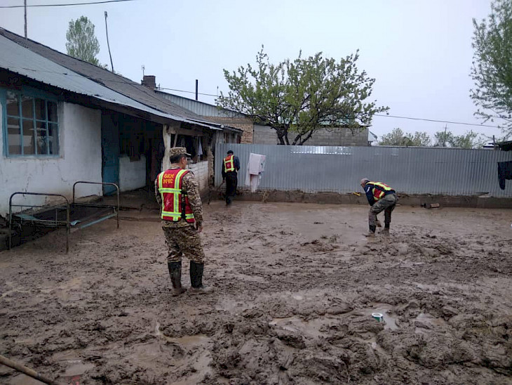 В Ошской области над ликвидацией последствий селей работают свыше 500 человек и 82 единицы техники