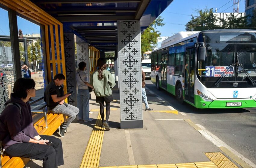  В Бишкеке автобусы теперь останавливаются только на остановках. За нарушение штраф 1000 сомов