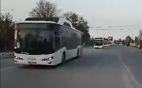 В Кыргызстан из Германии прибыли 17 трехдверных пассажирских автобусов