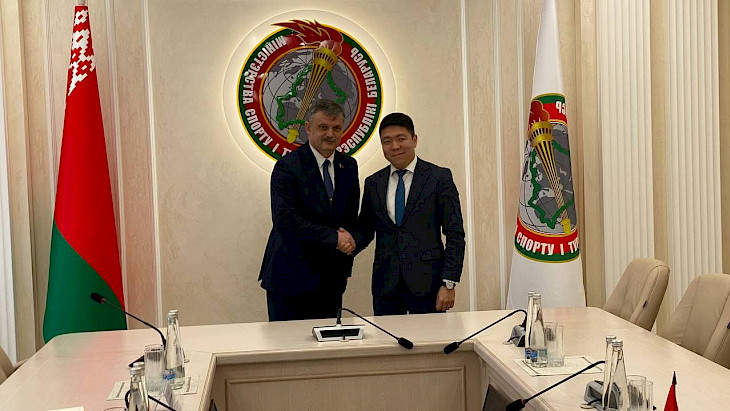  Посол КР встретился с министром спорта и туризма Беларуси
