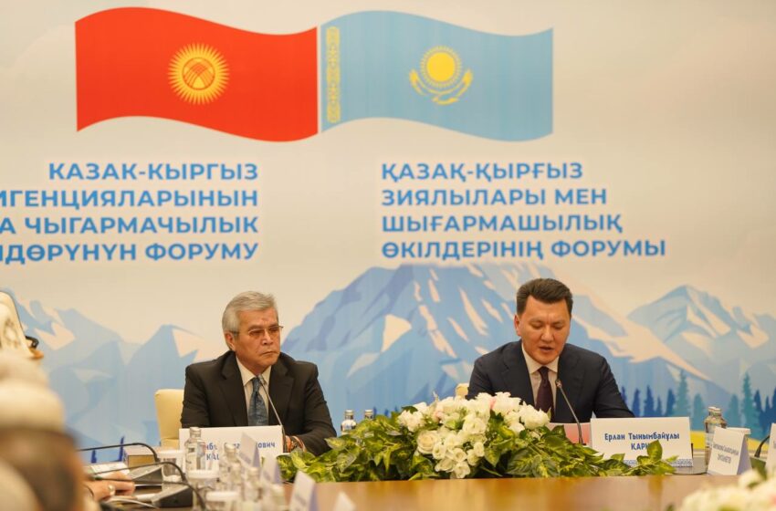  Госсекретарь Суйунбек Касмамбетов принял участие в круглом столе аксакалов и творческой интеллигенции Кыргызстана и Казахстана