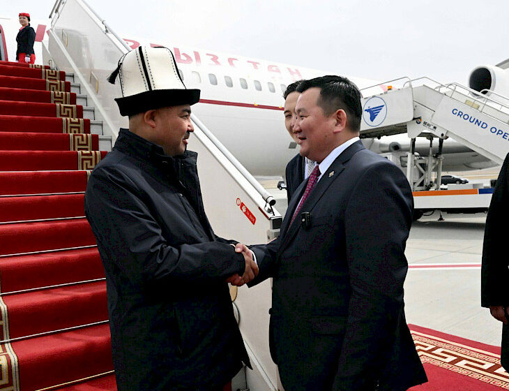  Торага Жогорку Кенеша прибыл в Монголию с официальным визитом