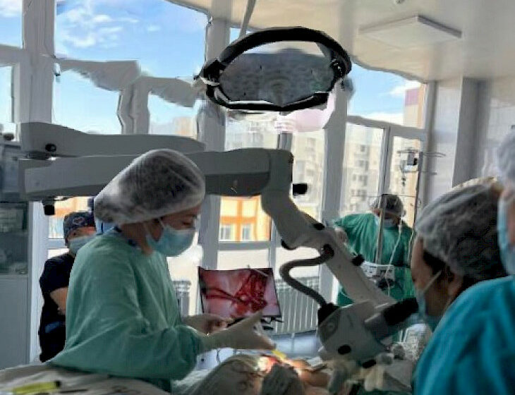  В Бишкеке провели сложные операции на органах слуха у детей