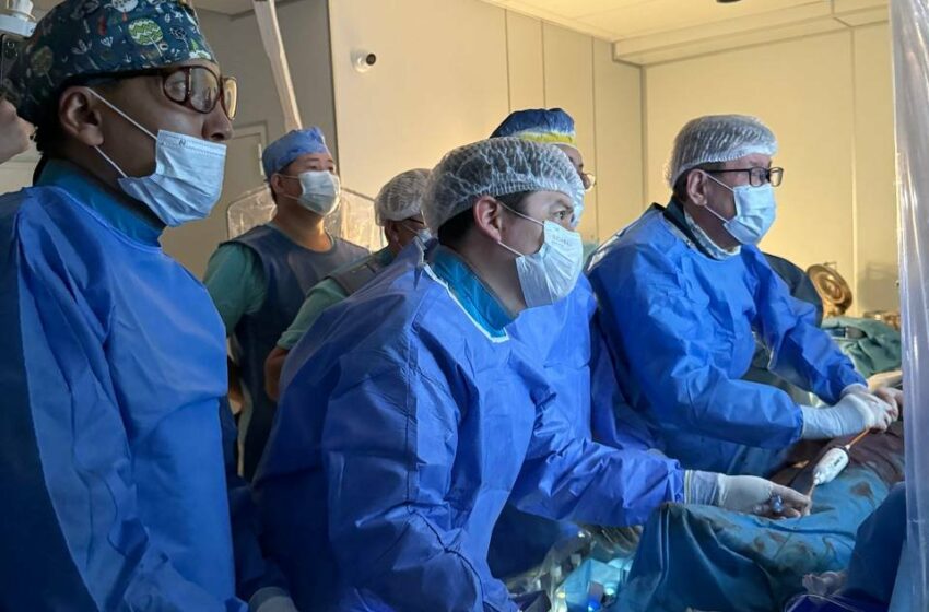  В НЦКиТ успешно проведена первая операция по транскатетерной имплантации аортального клапана