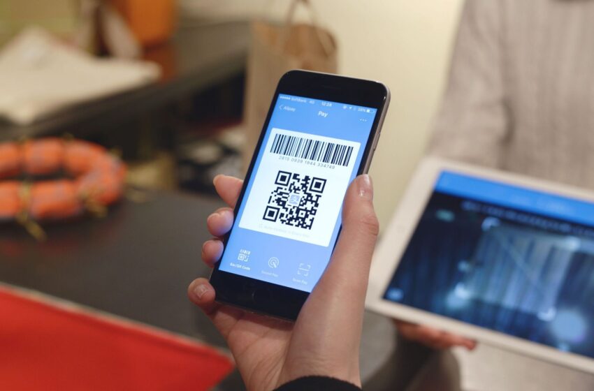  Кыргызстанда QR-код аркылуу төлөм жүргүзүү көбөйүүдө