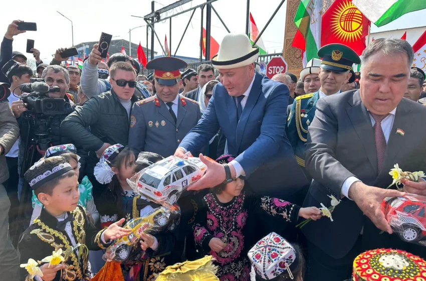  На кыргызско-таджикской границе проходят праздничные мероприятия