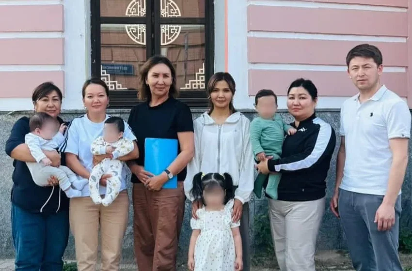  Четверо детей, оставшихся без попечения родителей, возвращены на родину
