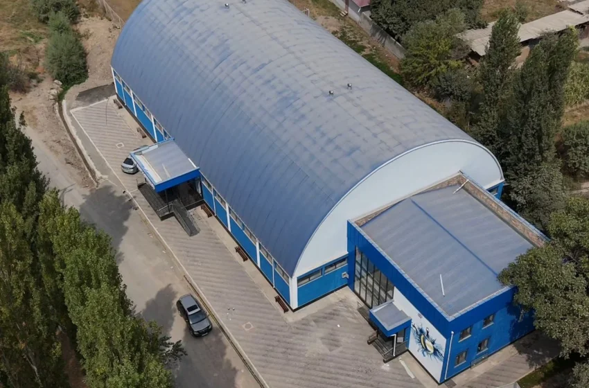  В селе Учар Ошской области завершено строительство нового спорткомплекса