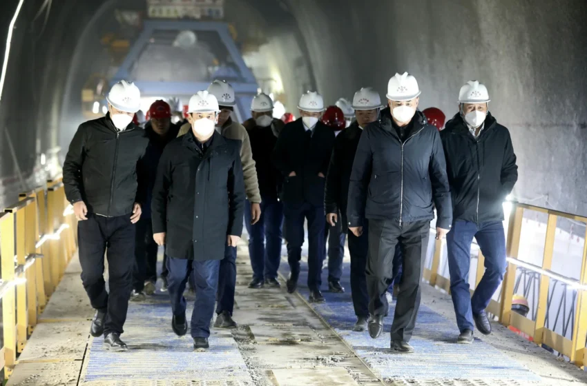  Кытай – Кыргызстан – Өзбекстан темир жолунун курулушун тездетүү макулдашылды