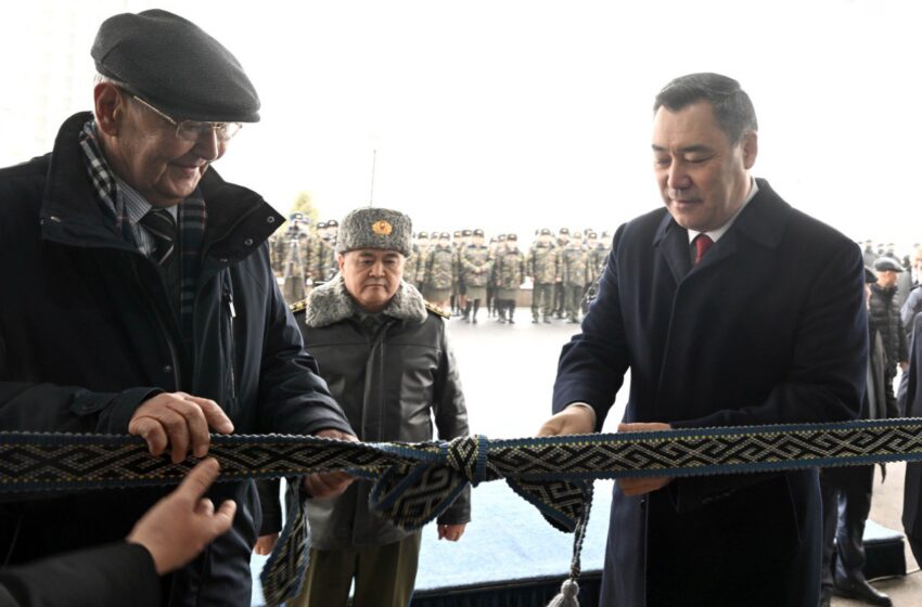  Садыр Жапаров УКМКнын Аскердик-медициналык кызматынын имаратын ачты