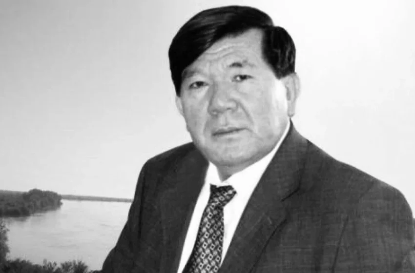  Казак элинин белгилүү акыны Мухтар Шаханов дүйнө салды