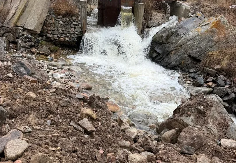  Кеминде ГЭС курган компания экологияга зыян келтиргени үчүн 16 млн сом доо коюлду