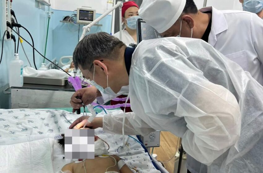  Саламаттык сактоо министри 6-кабаттан кулаган кыздан кабар алды